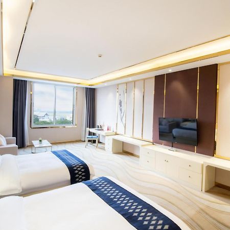 St Hotel Wattay Airport فيينتيان المظهر الخارجي الصورة