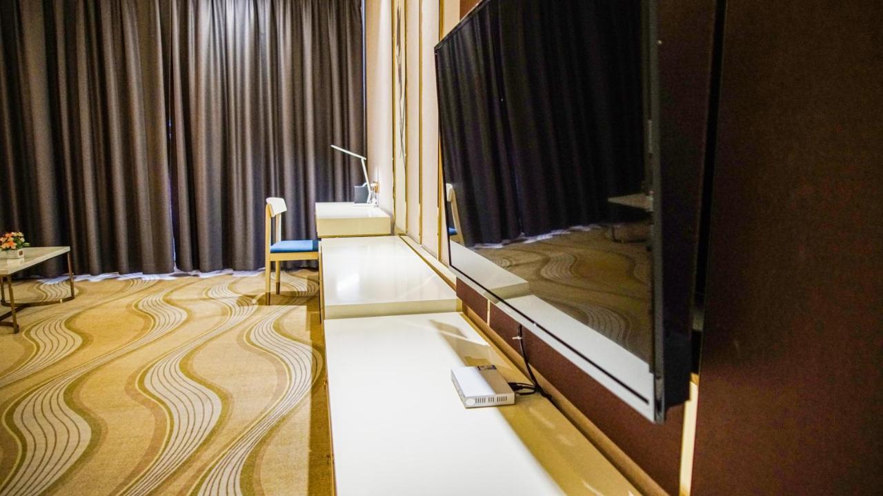 St Hotel Wattay Airport فيينتيان المظهر الخارجي الصورة